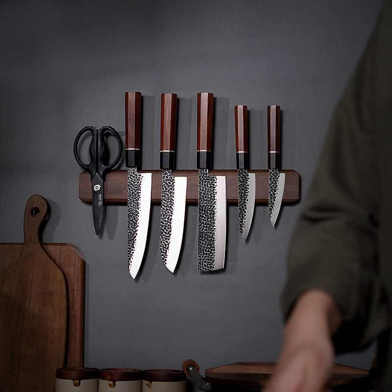 Portacoltelli magnetico in leg - Magnetic Knife Strip recensione e prezzo